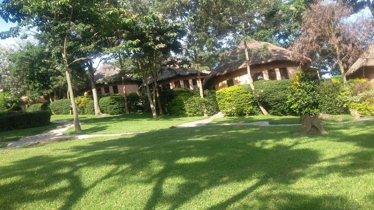 Готель Lakeside Escape - Uganda Mpenja Екстер'єр фото