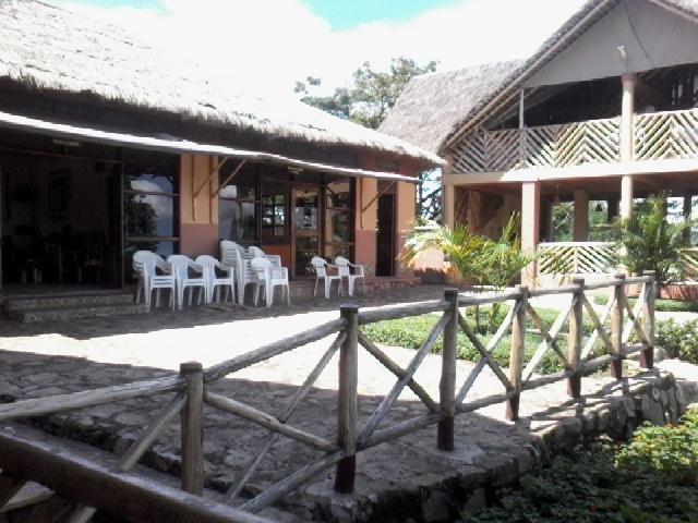 Готель Lakeside Escape - Uganda Mpenja Екстер'єр фото